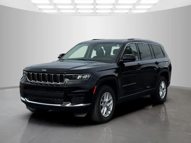 Certified Used 2022 Black Jeep Laredo image 3