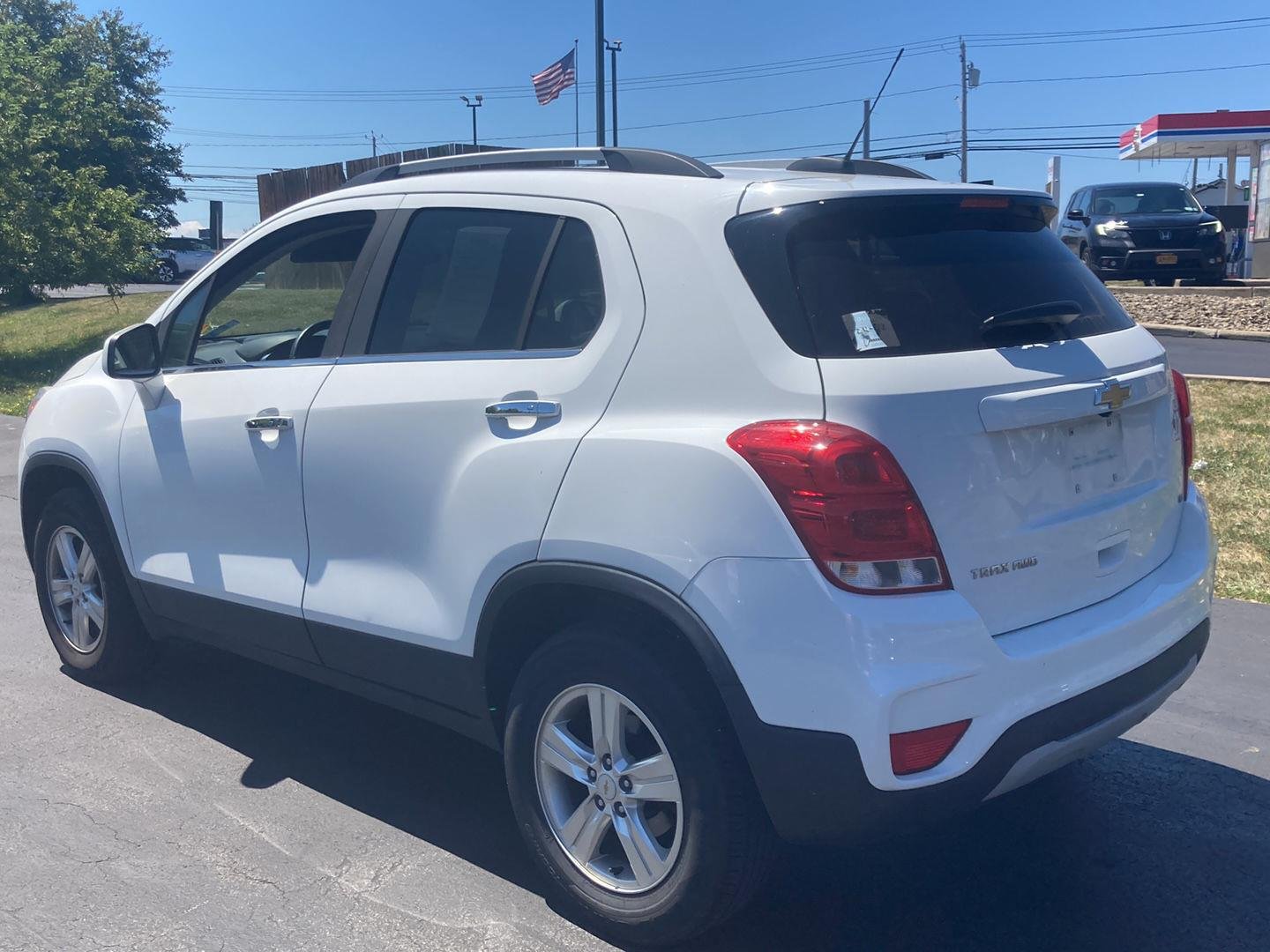 Used 2018 Summit White Chevrolet LT image 5