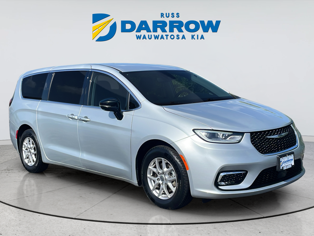 Used 2024 Silver Chrysler Touring L image 7