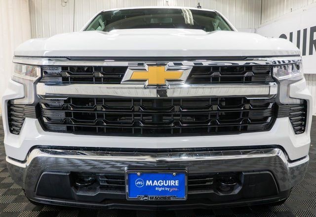 New 2026 Summit White Chevrolet LT (2FL) image 3