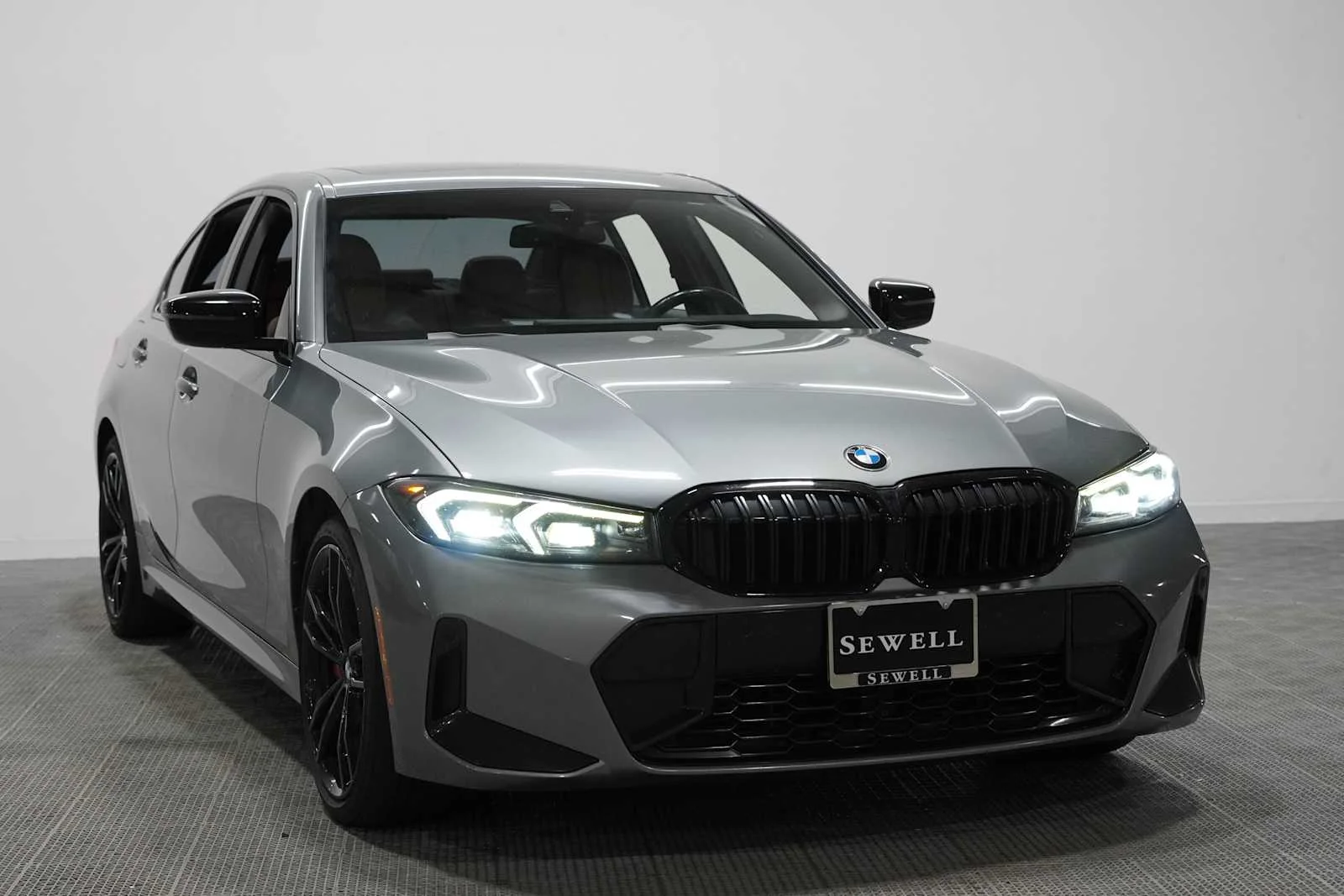 Used 2023 Skyscraper Grey Metallic BMW 330i xDrive image 2