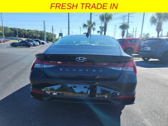 Used 2023 Black Hyundai SEL image 4