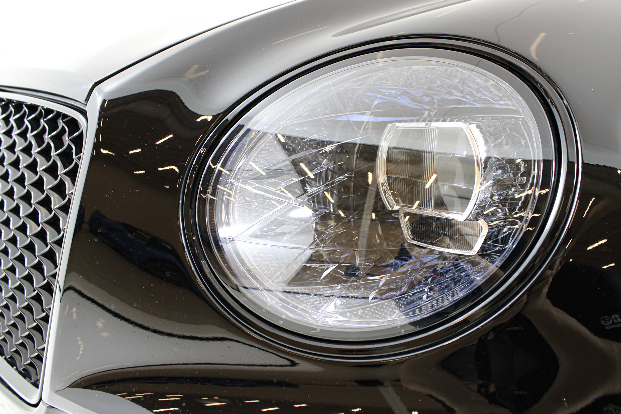 Used 2024 Black Bentley  image 15
