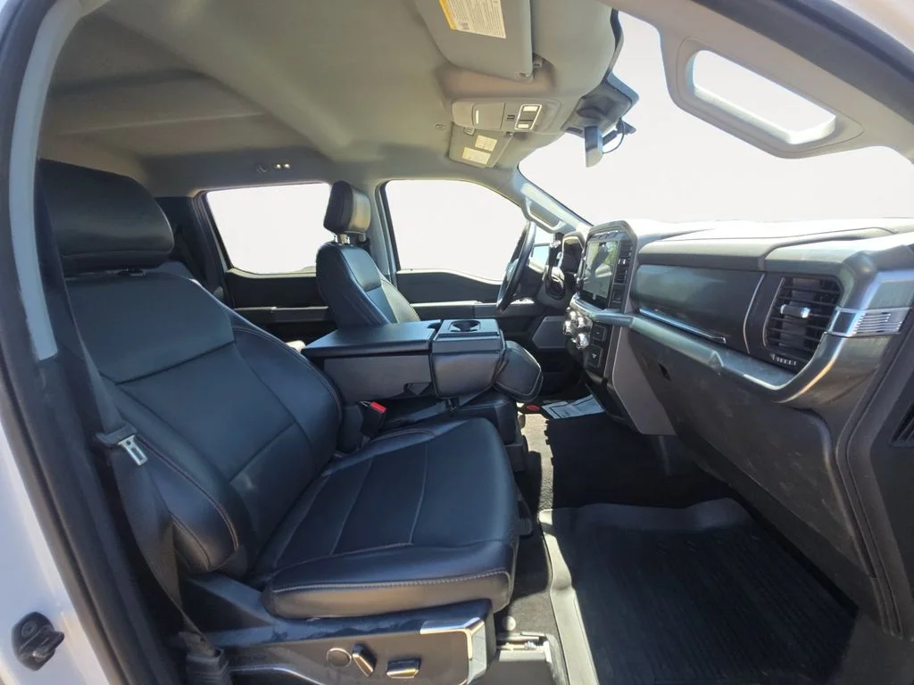 Used 2021 White Ford Lariat image 16
