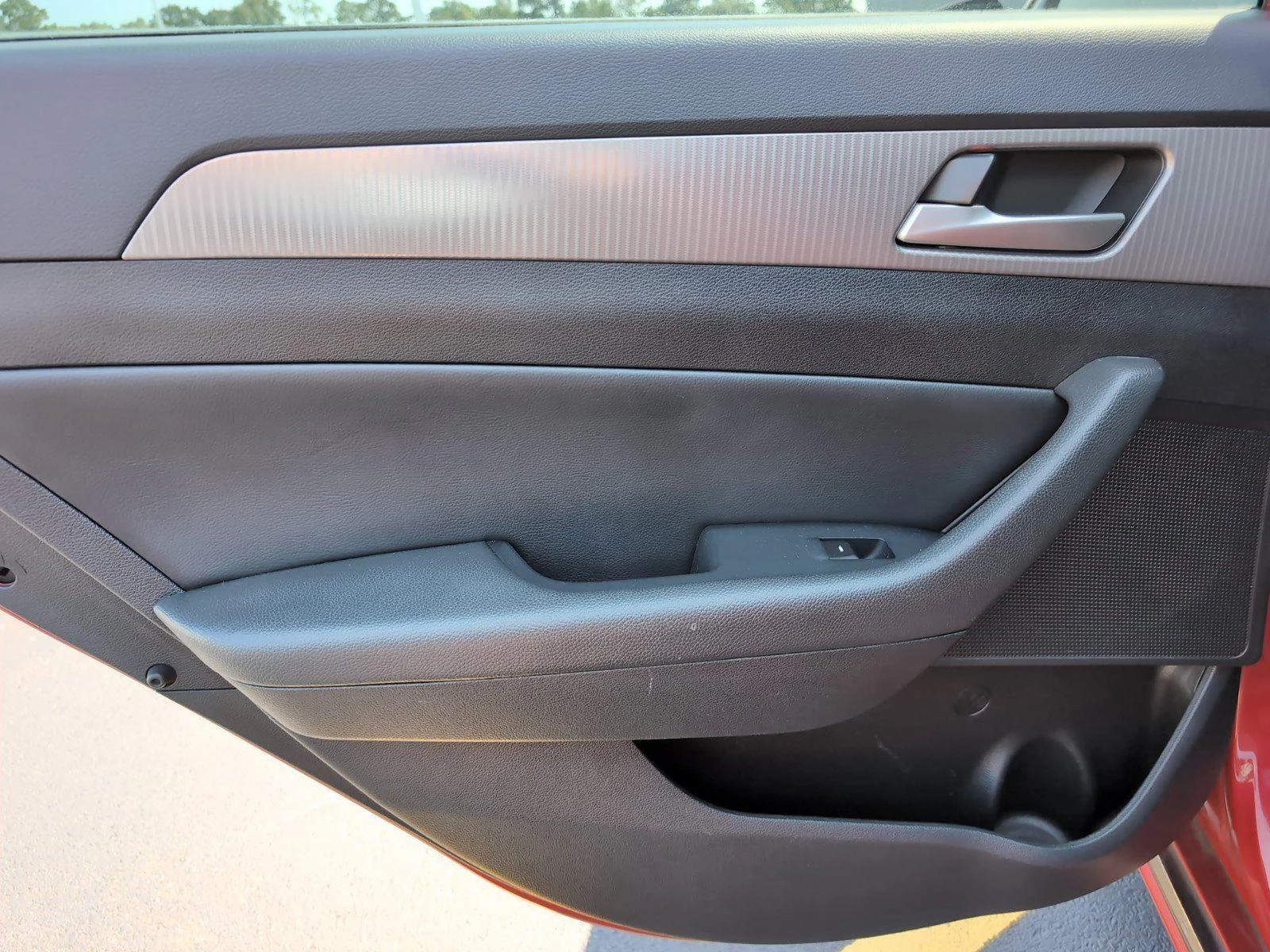 Used 2019 Quartz White Pearl Hyundai Sport image 37