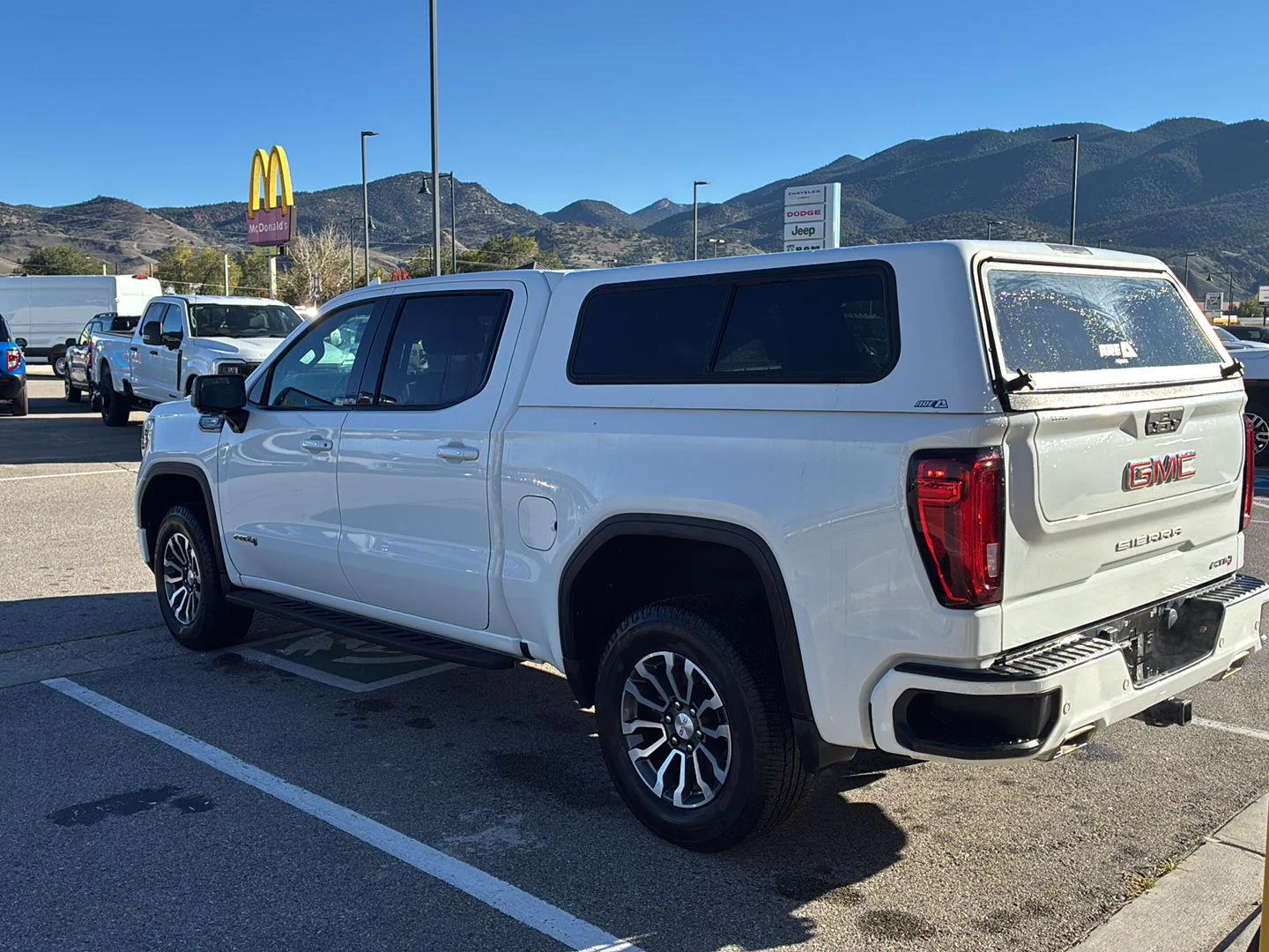 Used 2021 SUMMIT WHITE GMC AT4 image 4