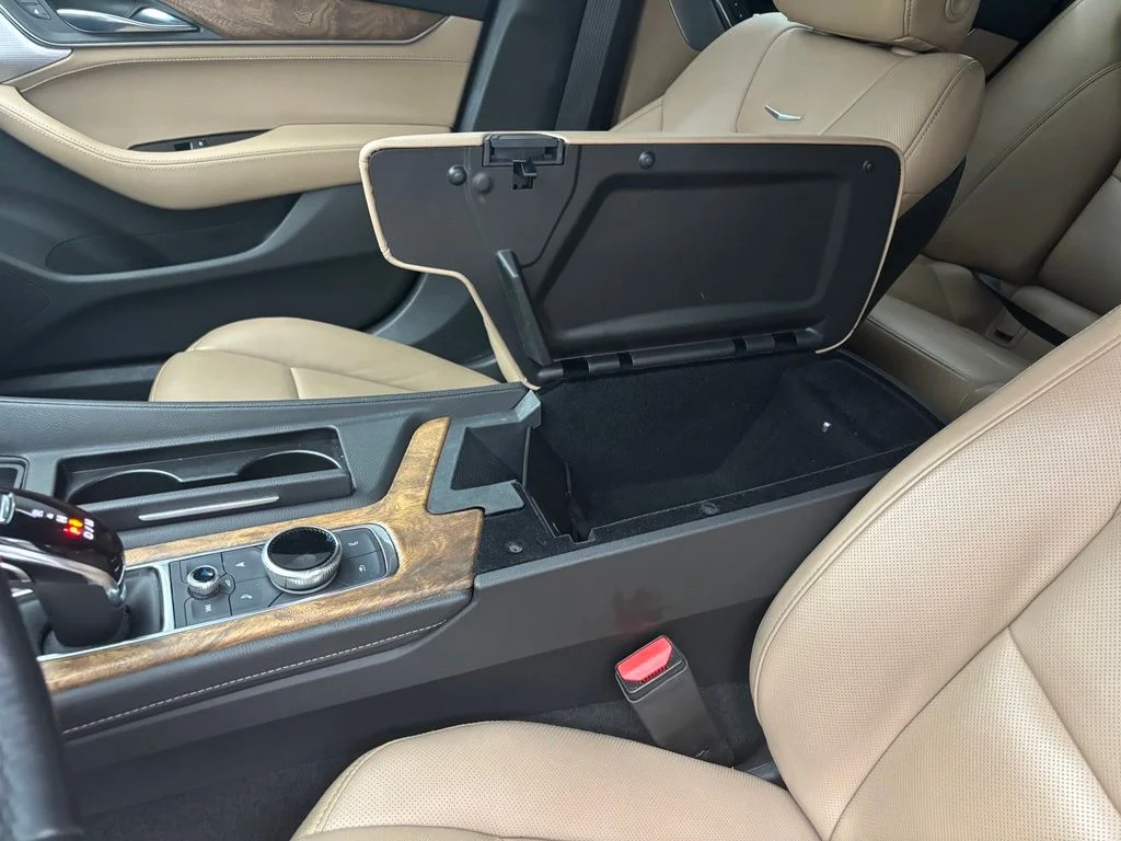 Used 2022 White Cadillac Premium Luxury image 25