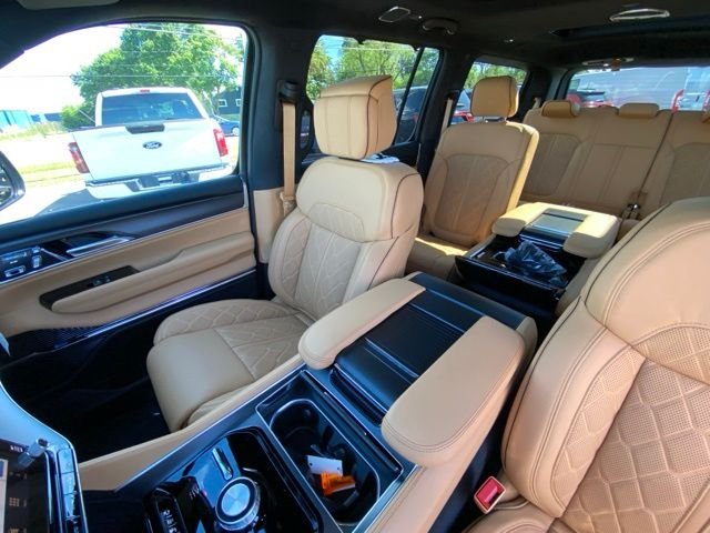 New 2026 Fathom Blue Pearl-Coat Exterior Paint (Late Availability) Jeep Summit Reserve image 10