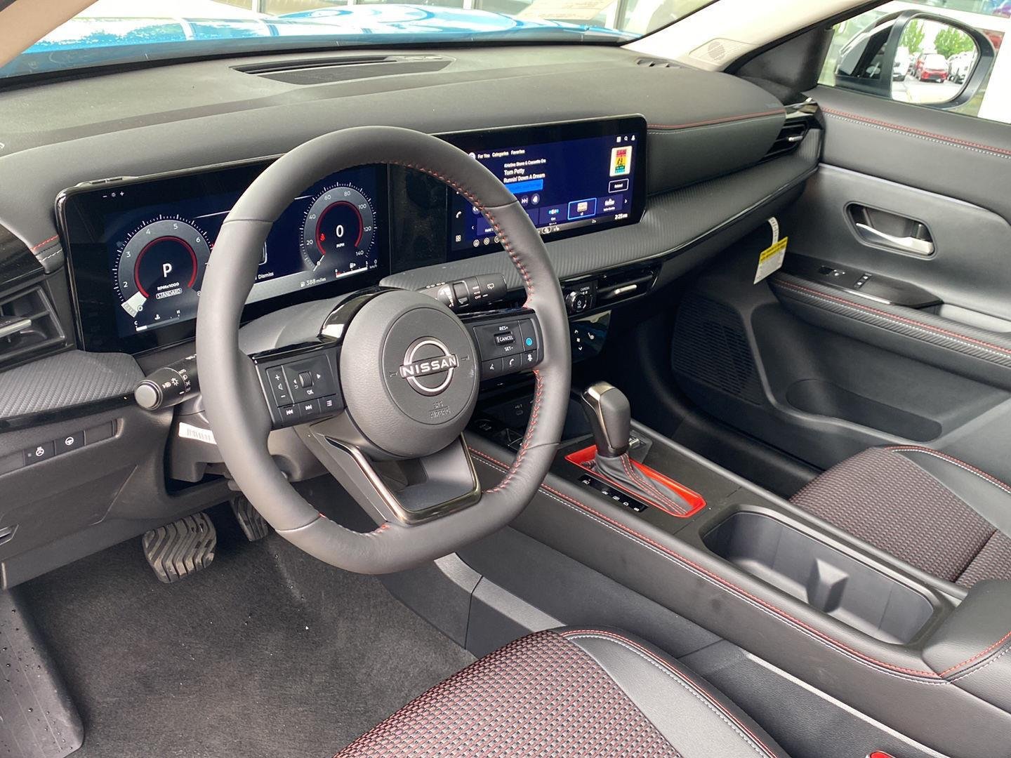 New 2026 Arctic Ice Blue Metallic / Super Black Two-tone Nissan SR image 13