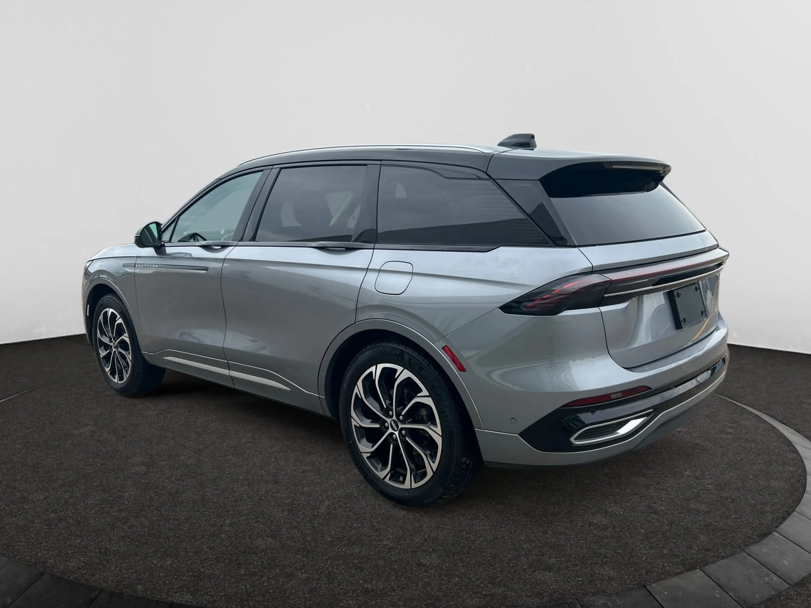 Used 2024 GRAY Lincoln RESERVE AWD image 3