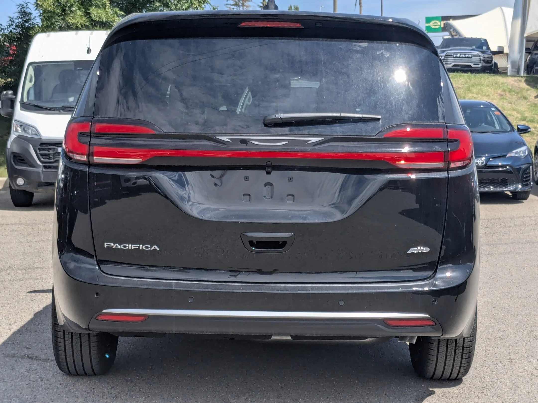New 2027 Black Chrysler Select - - AWD - Safety Sphere Pkg - 360 Surround View Cam & More! image 7
