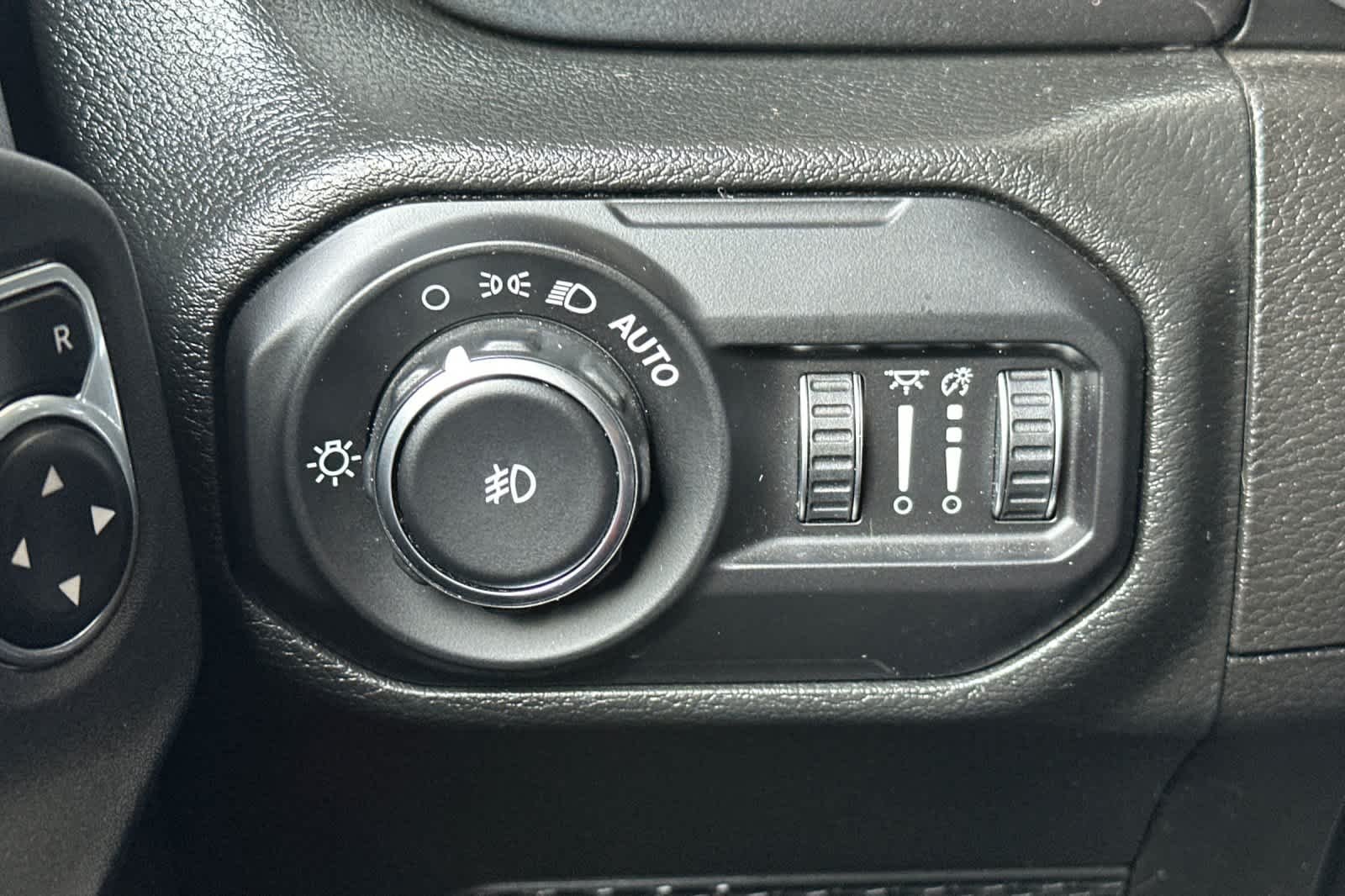 Used 2022 Snazzberry Pearlcoat Jeep Unlimited Sport Altitude image 30