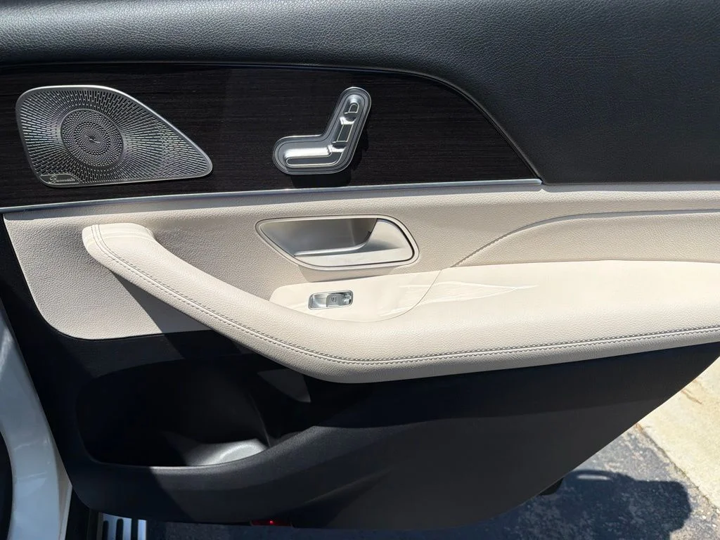 Used 2022 White Mercedes-Benz GLS 450 image 20