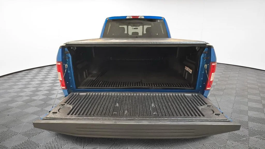 Used 2019 Blue Metallic Ford XLT image 11