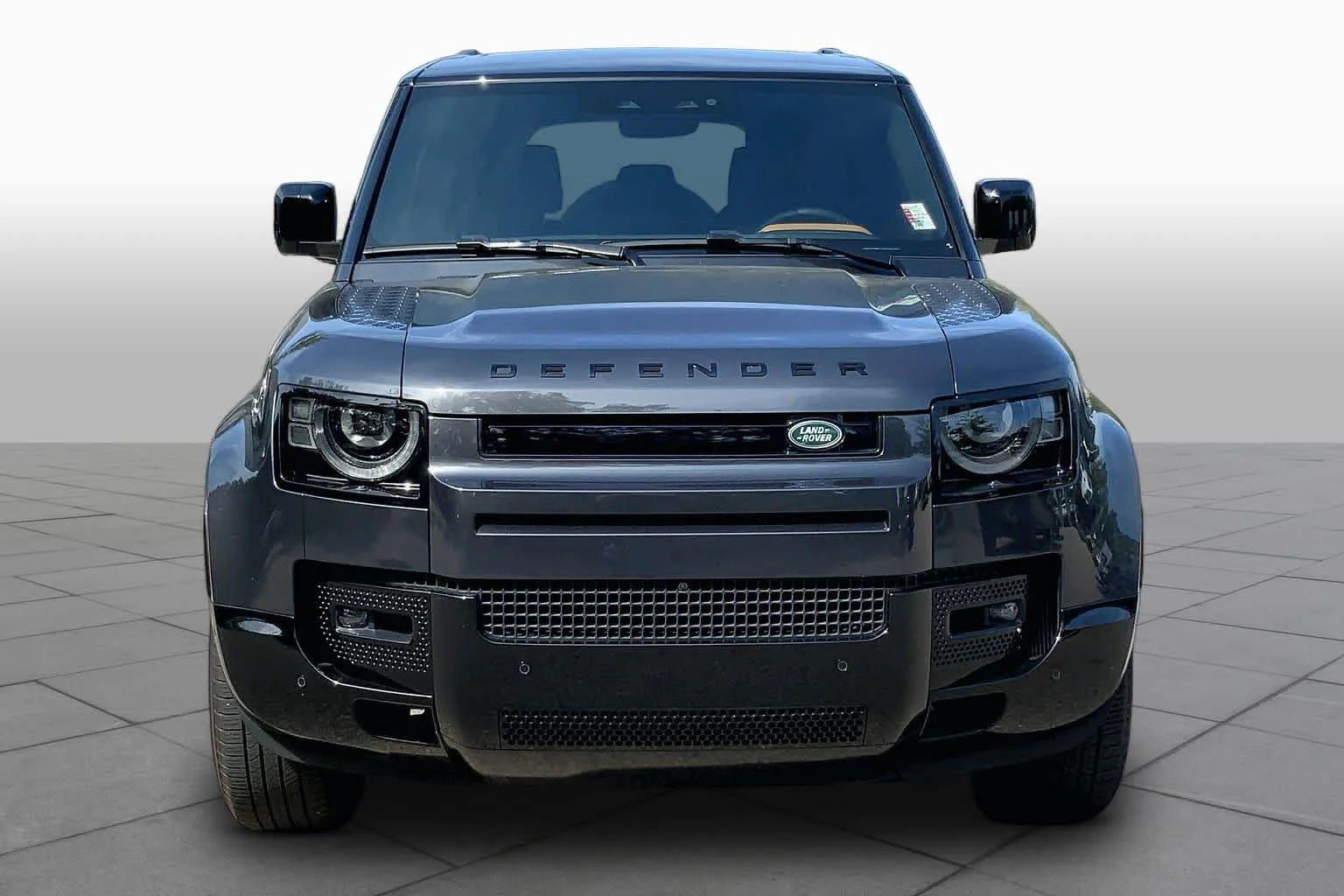 Used 2024 Carpathian Grey Premium Metallic Land Rover X-Dynamic SE image 4
