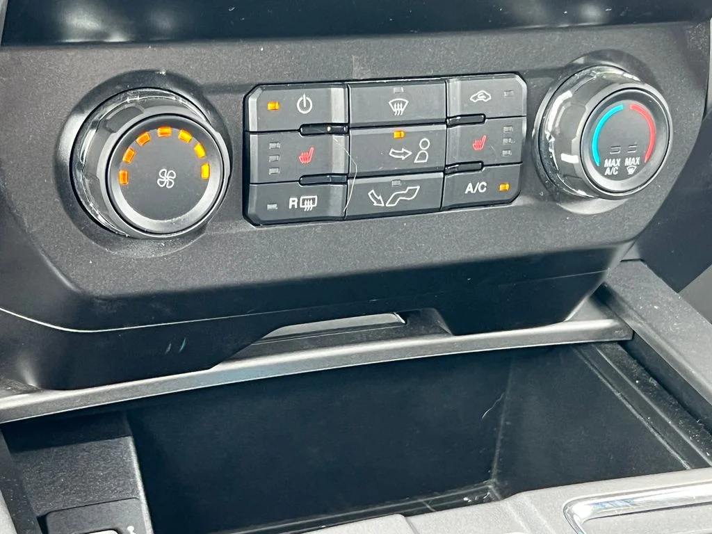 Used 2019 Black Ford XLT image 26
