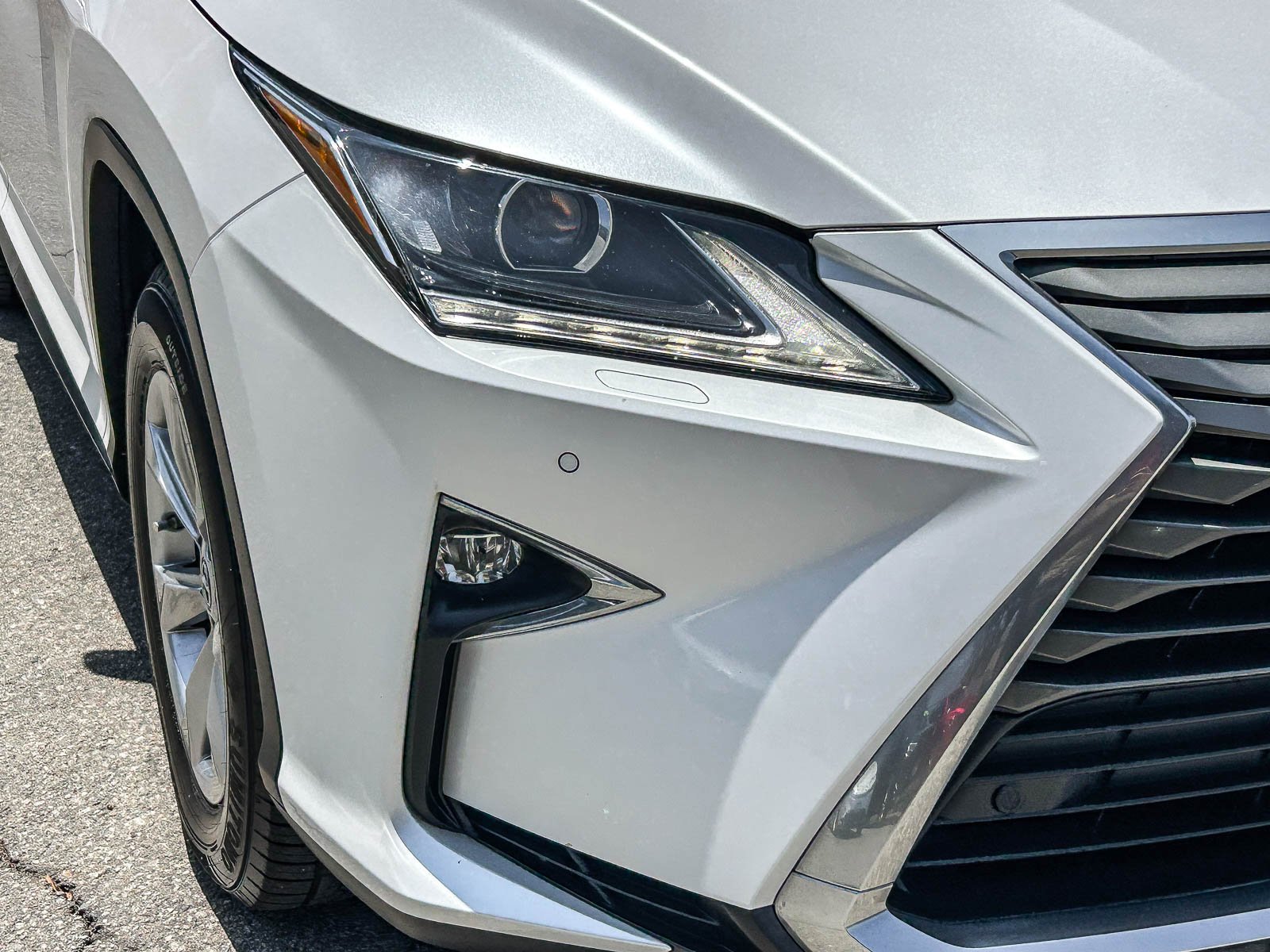 Used 2019 EMINENT WHITE PEA Lexus RX 450H image 4