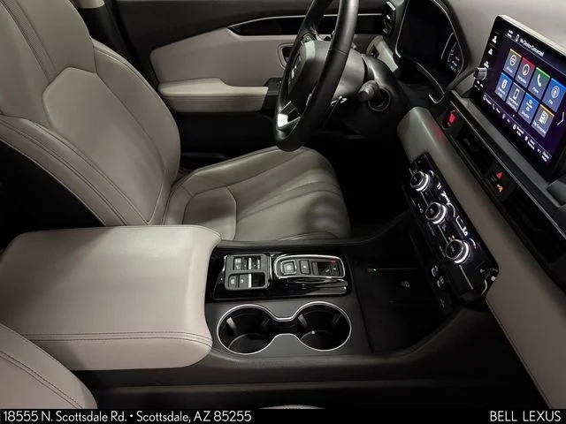 Used 2024 White Honda Touring image 31