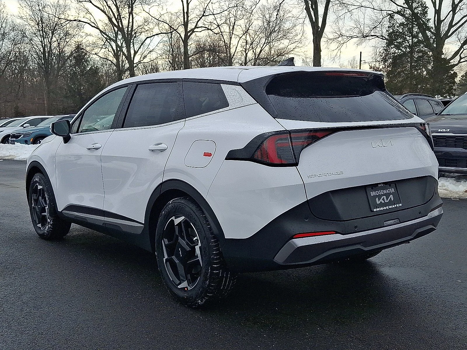 New 2026 Glacial White Pearl Kia EX image 3