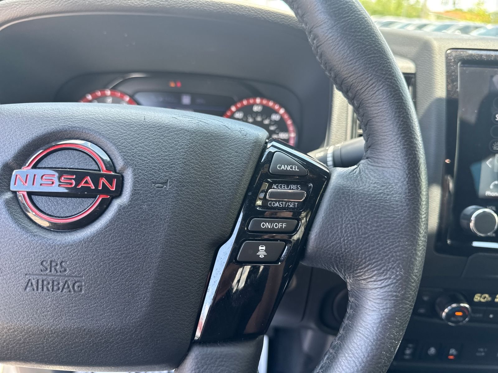 Used 2022 Glacier White Nissan PRO-X image 18