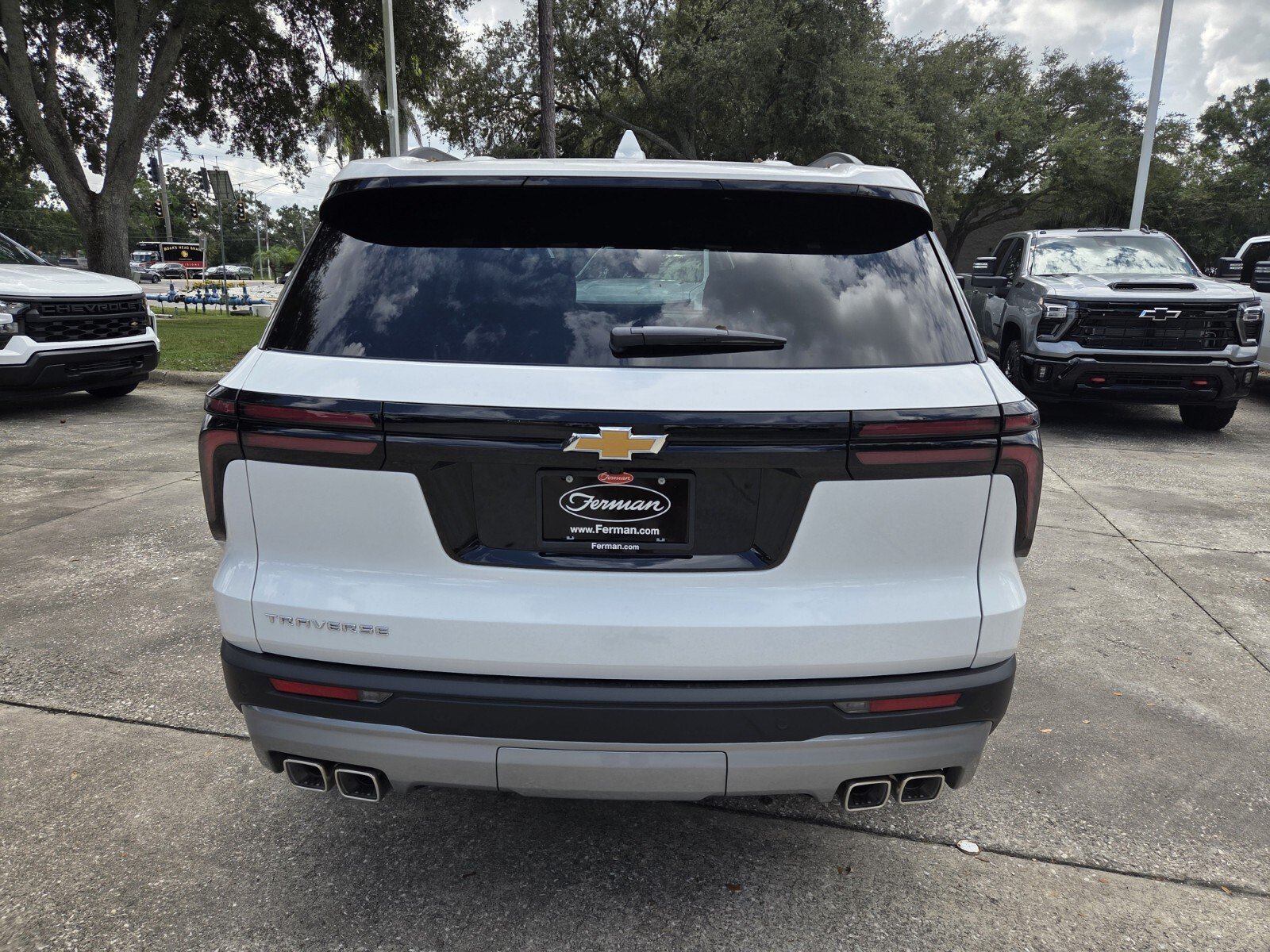 2027 Chevrolet Traverse LT - Photo 6