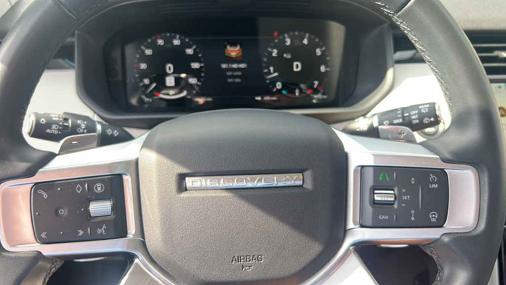 Used 2025 Black Land Rover S image 31