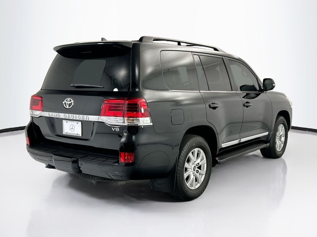 Used 2019 Midnight Black Metallic Toyota Base image 5