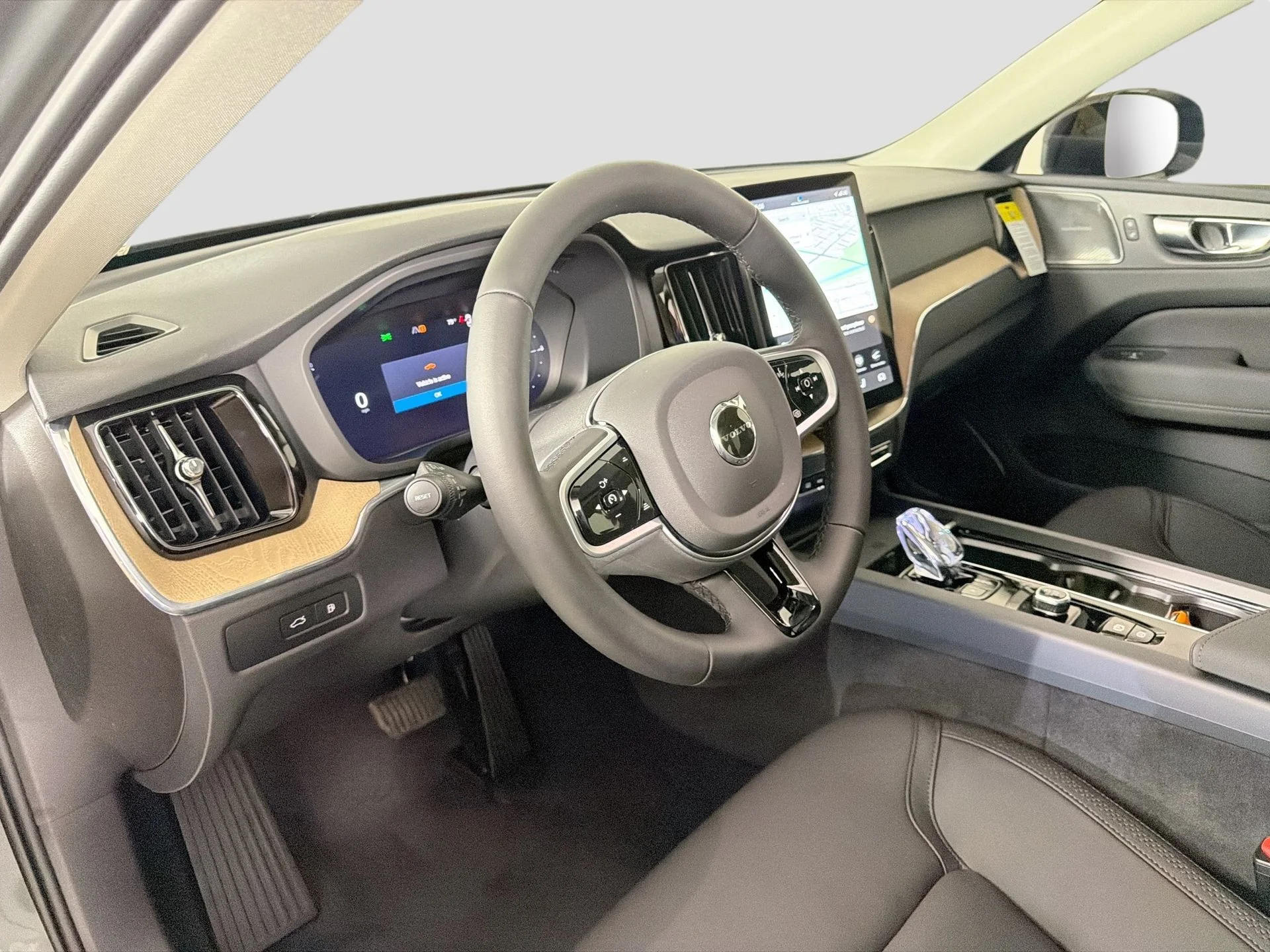 New 2026  Volvo T8 Plus image 9