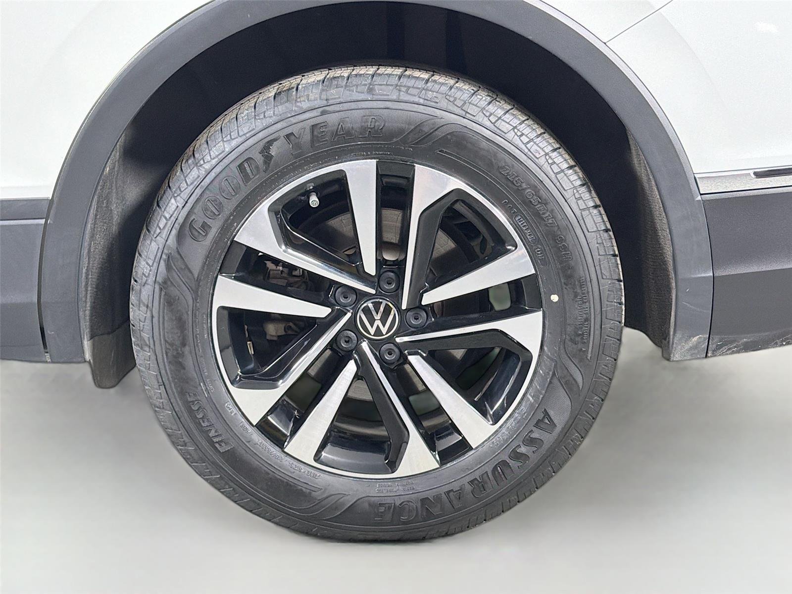 Used 2023 Pure White Volkswagen S image 27