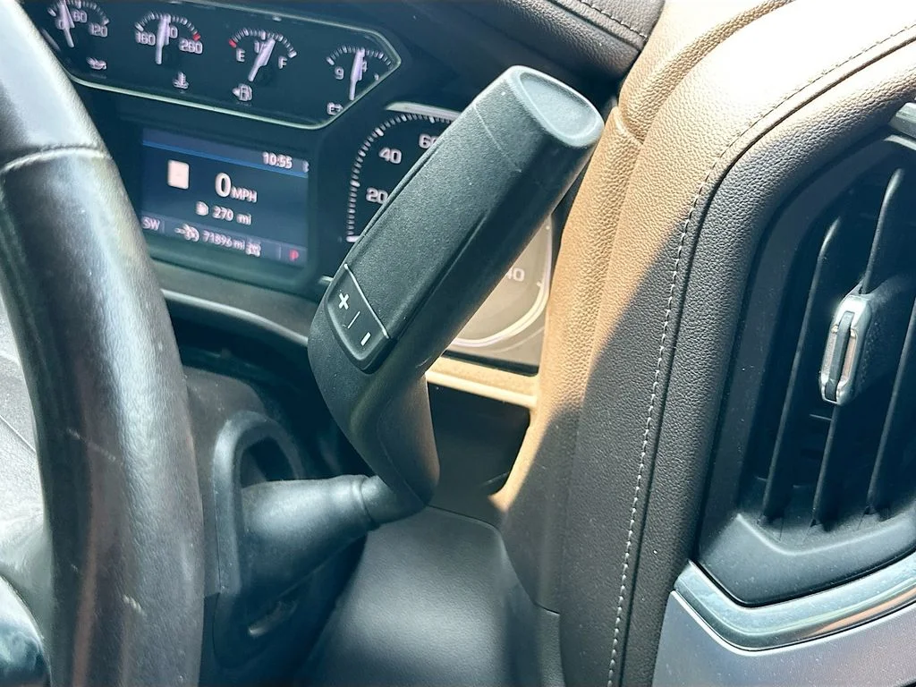Used 2019 White GMC SLT image 17