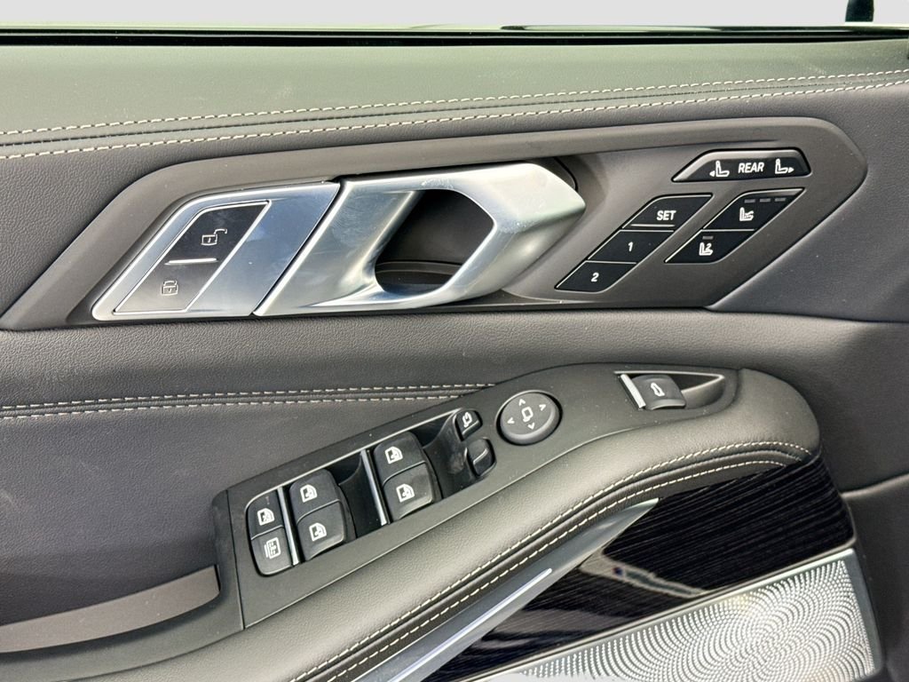 New 2027 Blue BMW M60i image 22