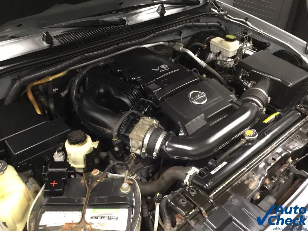 Used 2015 Silver Nissan SV image 40