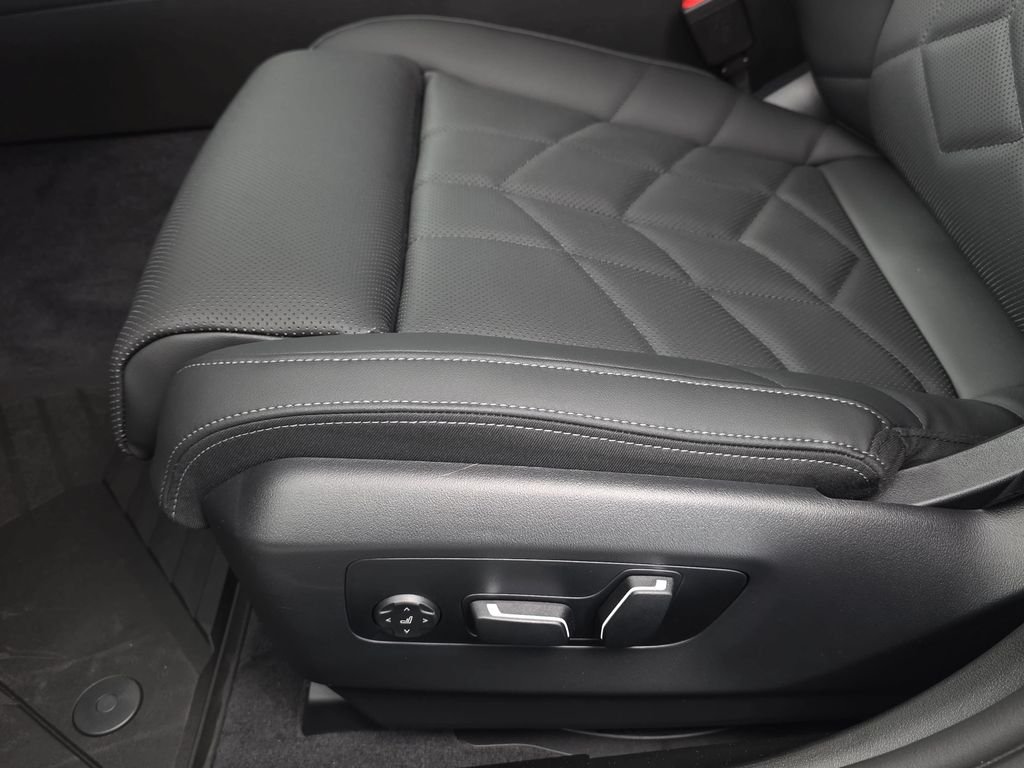 New 2027 Dark Graphite Metallic BMW 540i xDrive image 28