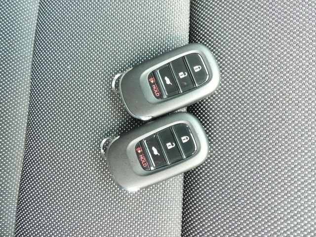 New 2026 Solar Silver Metallic Honda LX image 9