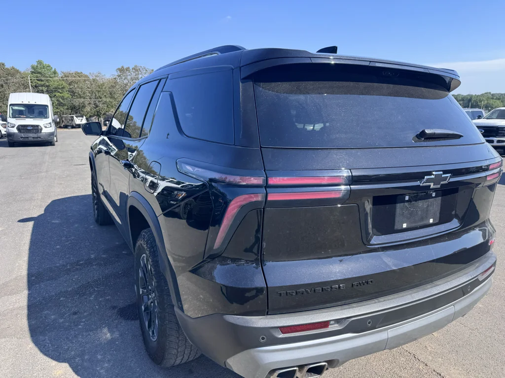 Used 2025 Mosaic Black Metallic Chevrolet AWD Z71 image 8