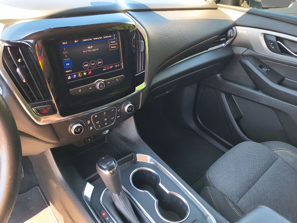Used 2020 Summit White Chevrolet LS image 21