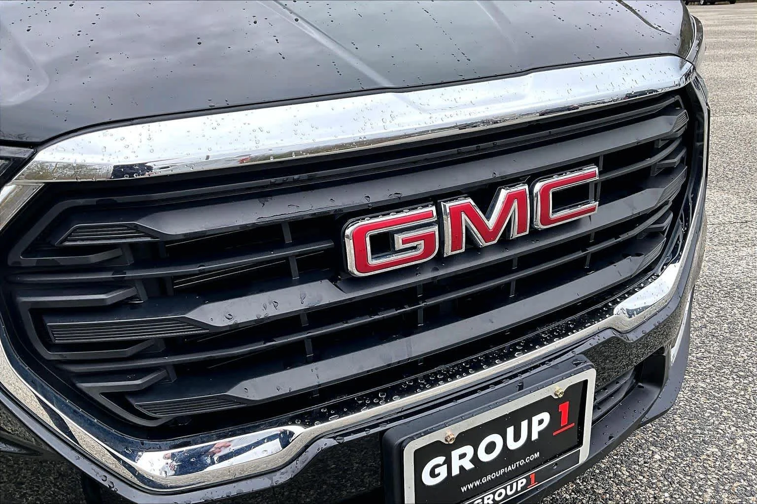 Certified Used 2024 Ebony Twilight Metallic GMC SLE image 32