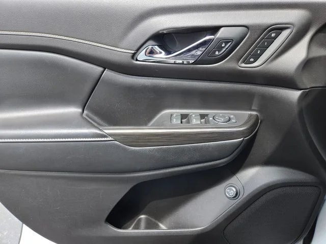 Used 2019 White GMC SLT-2 image 39
