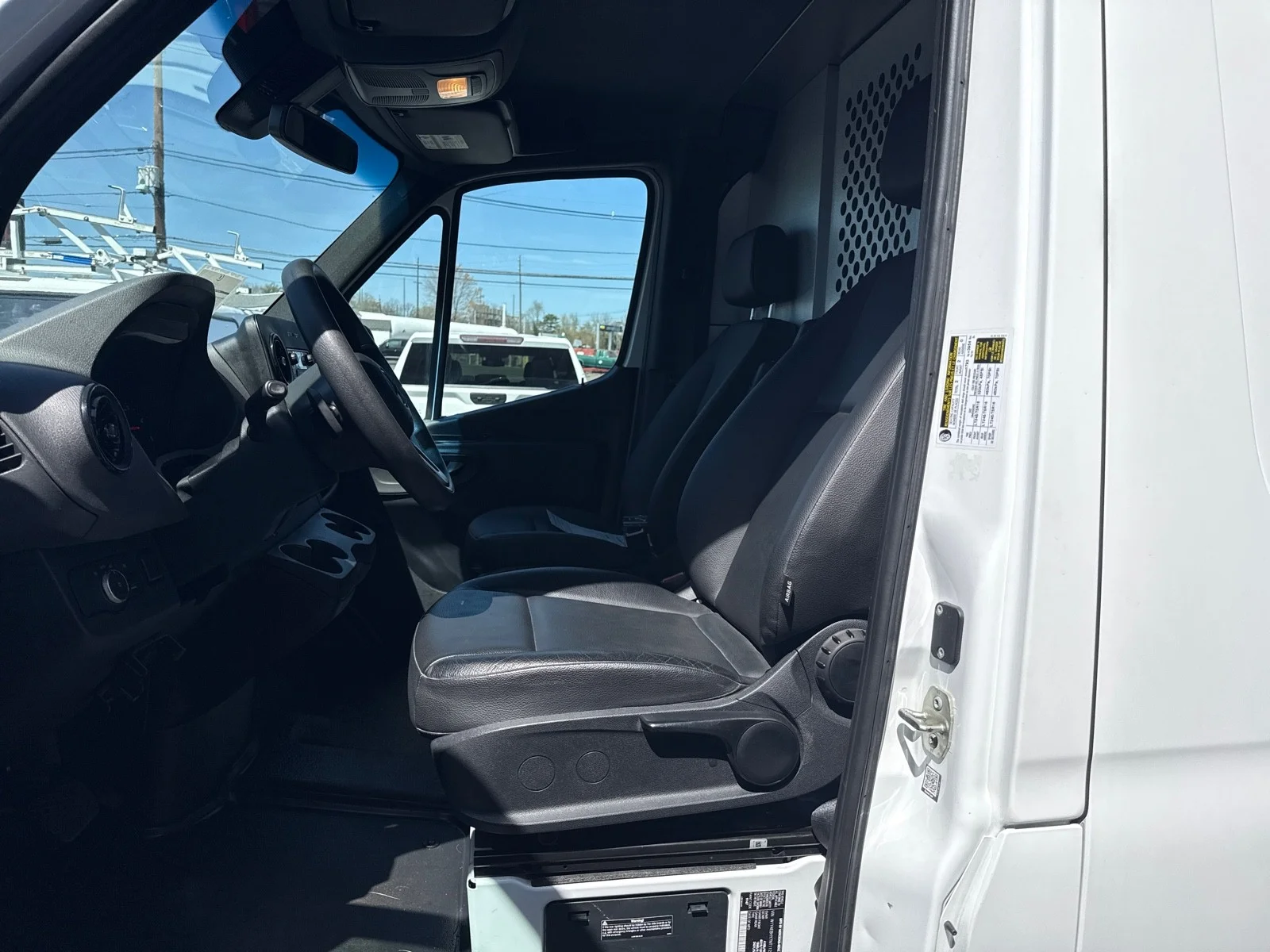 Used 2022 Arctic White Mercedes-Benz Standard Roof V6 DIESEL image 9