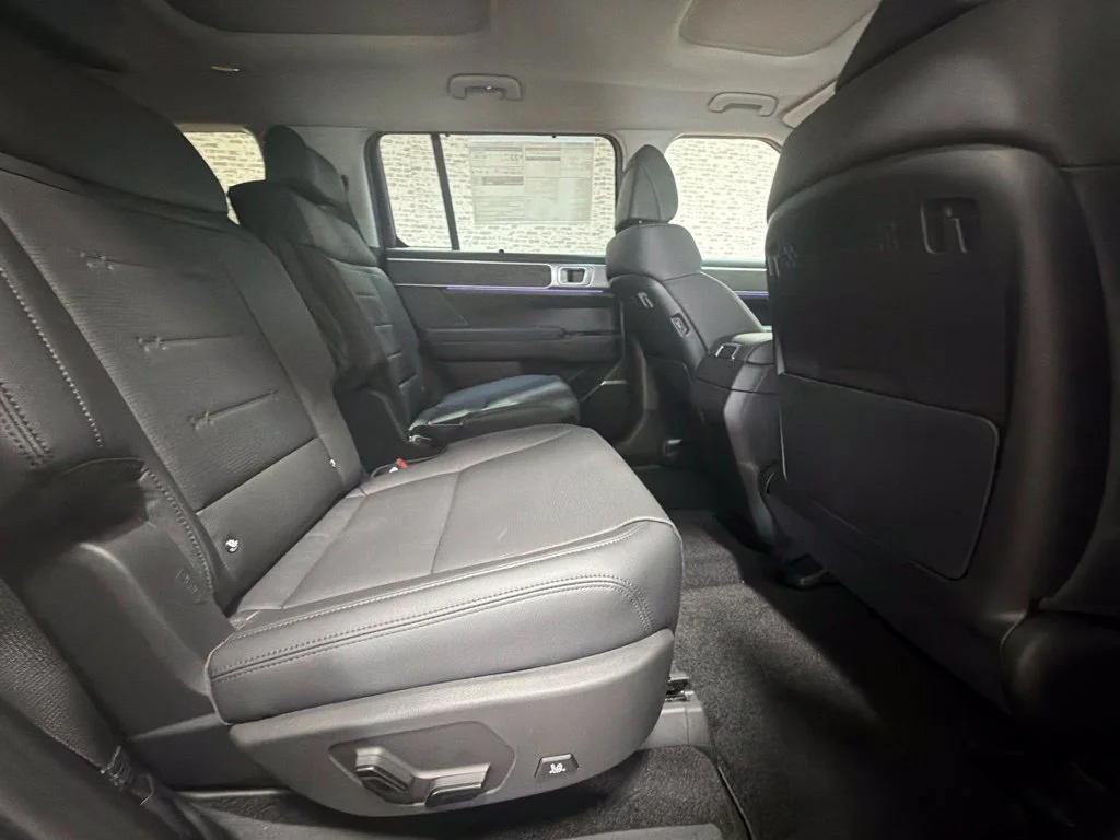 New 2027 Shimmering Silver Hyundai Limited image 13