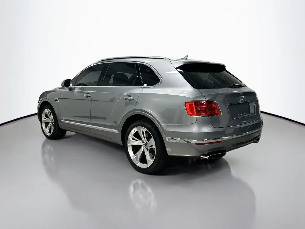 Used 2018 Gray Bentley W12 image 3