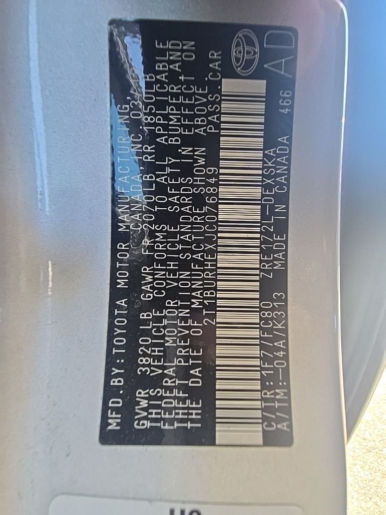 Used 2018 Silver Toyota SE image 12