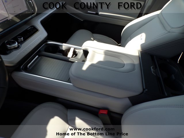 New 2027 Star White Metallic Tri-Coat Ford MAX Active image 23