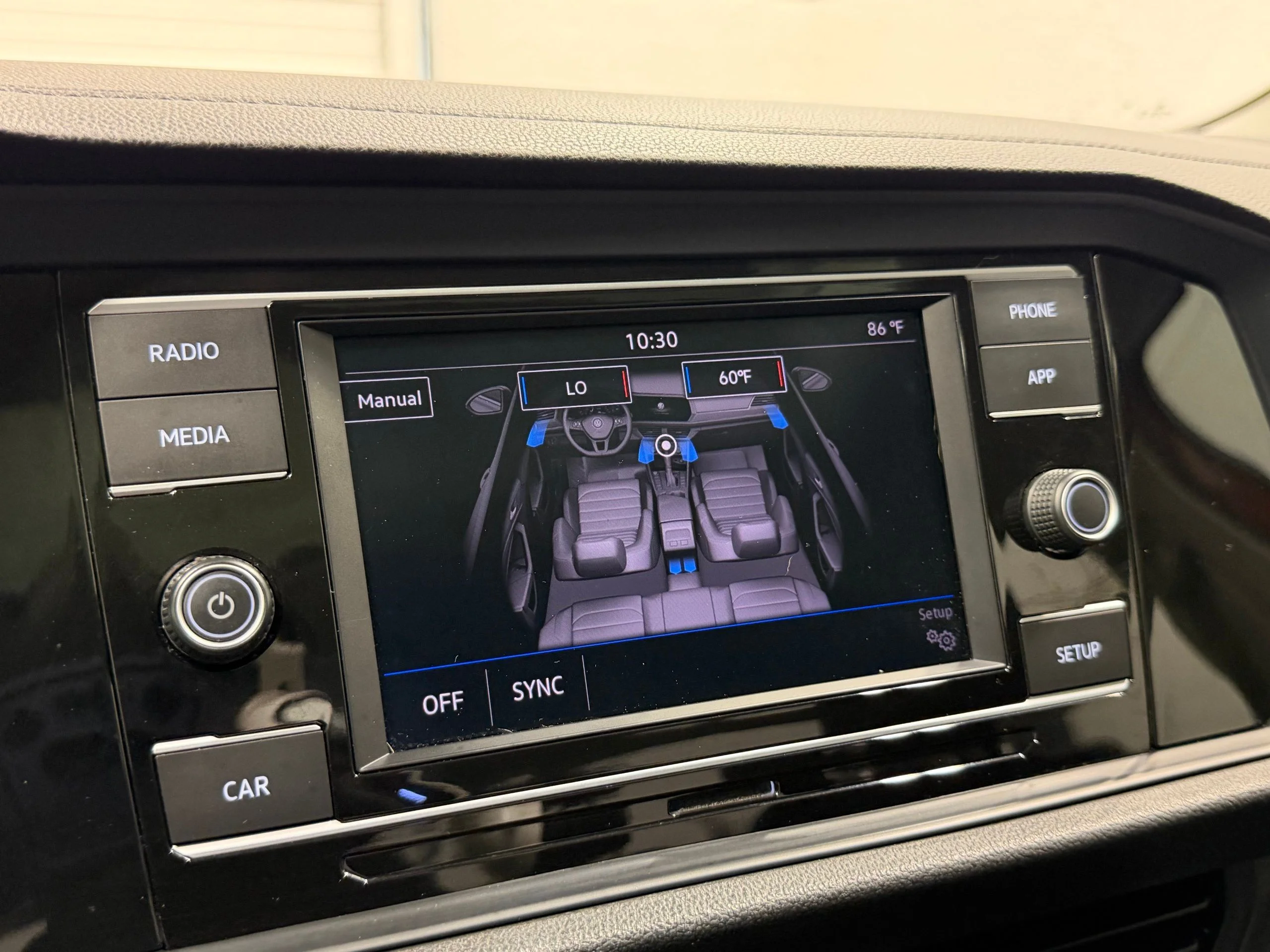 Used 2019 Orange Volkswagen 1.4T SE image 45