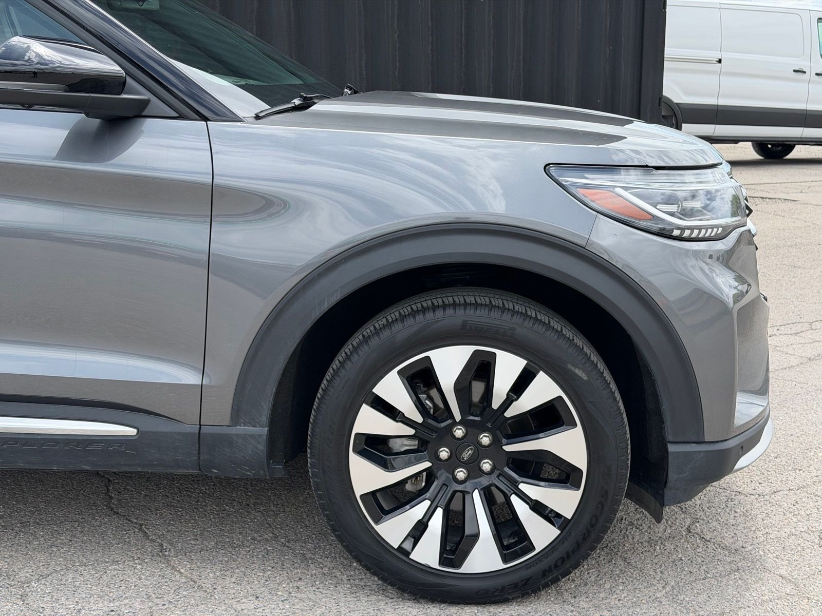 Used 2025 Gray Metallic Ford Platinum image 4
