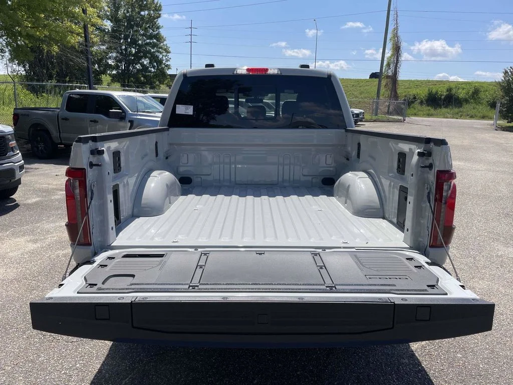 New 2026 Avalanche Ford XLT image 10