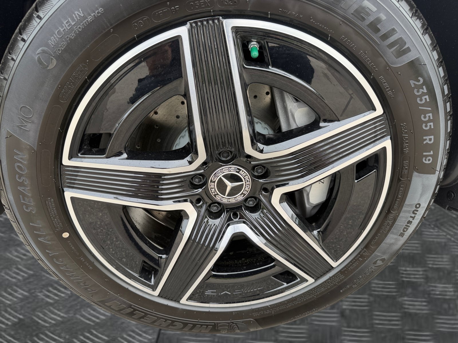New 2026 Black Mercedes-Benz GLC 300 image 9