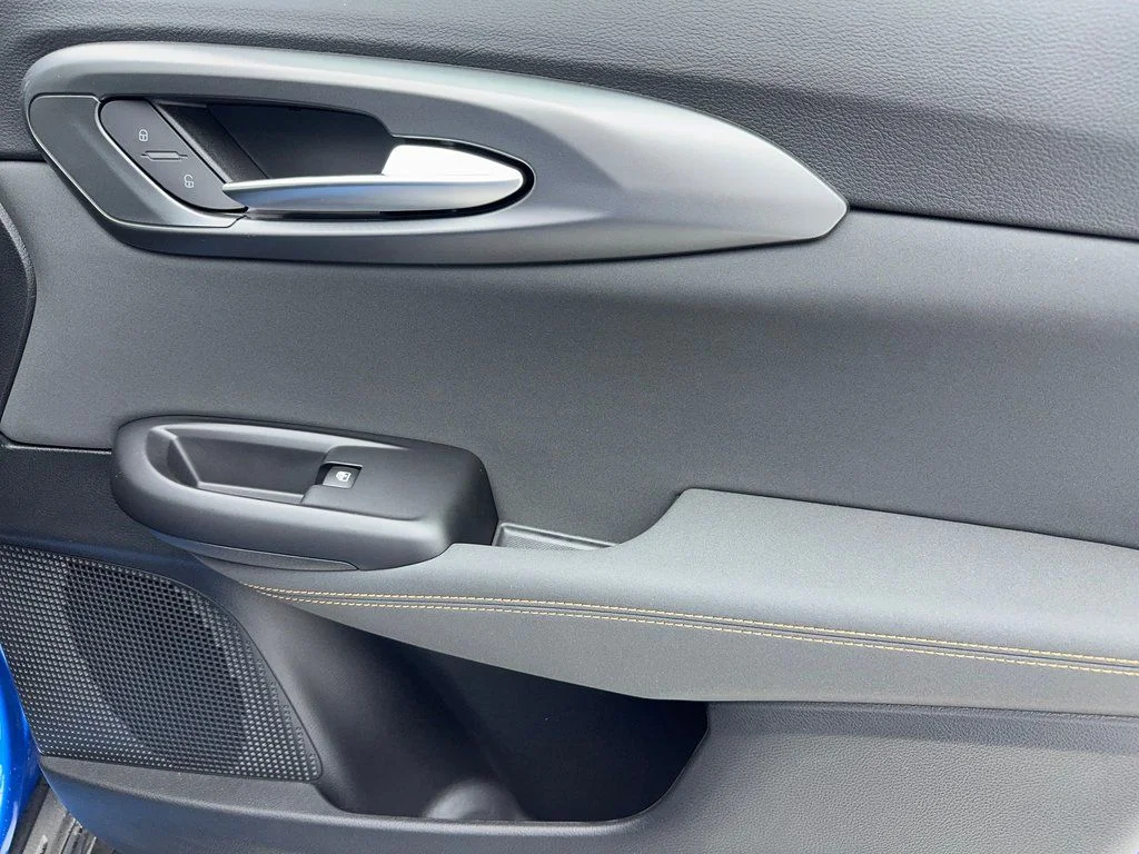 New 2025 Blue Alfa Romeo Base image 46