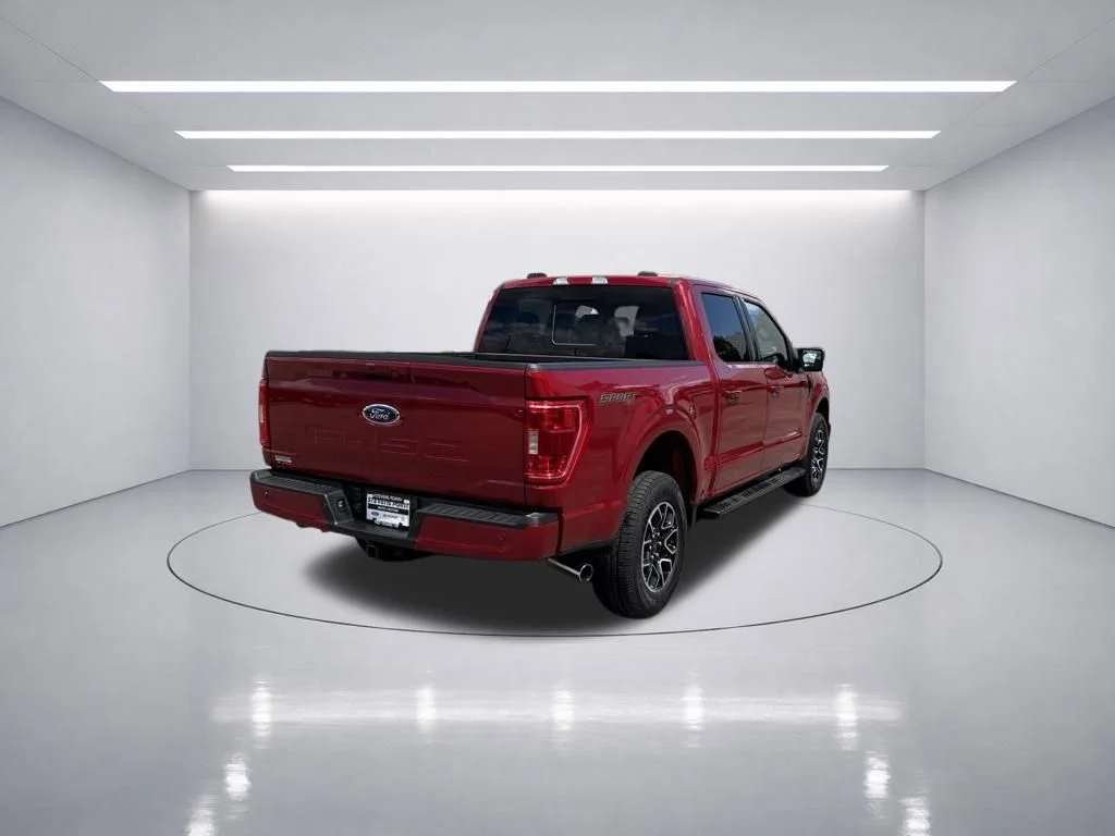 Used 2022 Rapid Red Metallic Tinted Clearcoat Ford XLT image 7