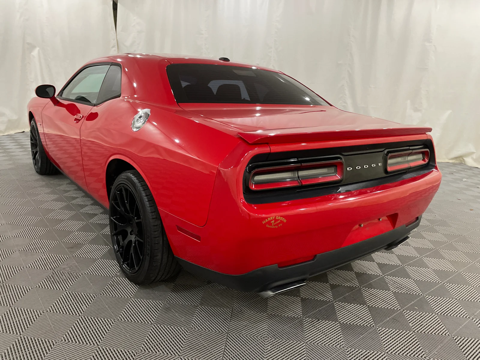 Used 2016 Torred Clearcoat Dodge R/T image 8